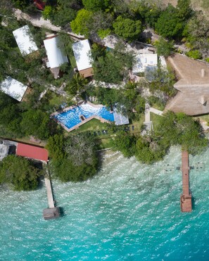 Télévision à écran plat de 55 pouces avec chaînes par câble, télévision