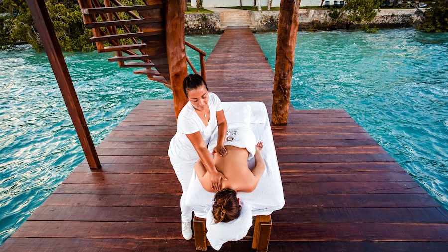 Mia Bacalar Luxury Resort & Spa