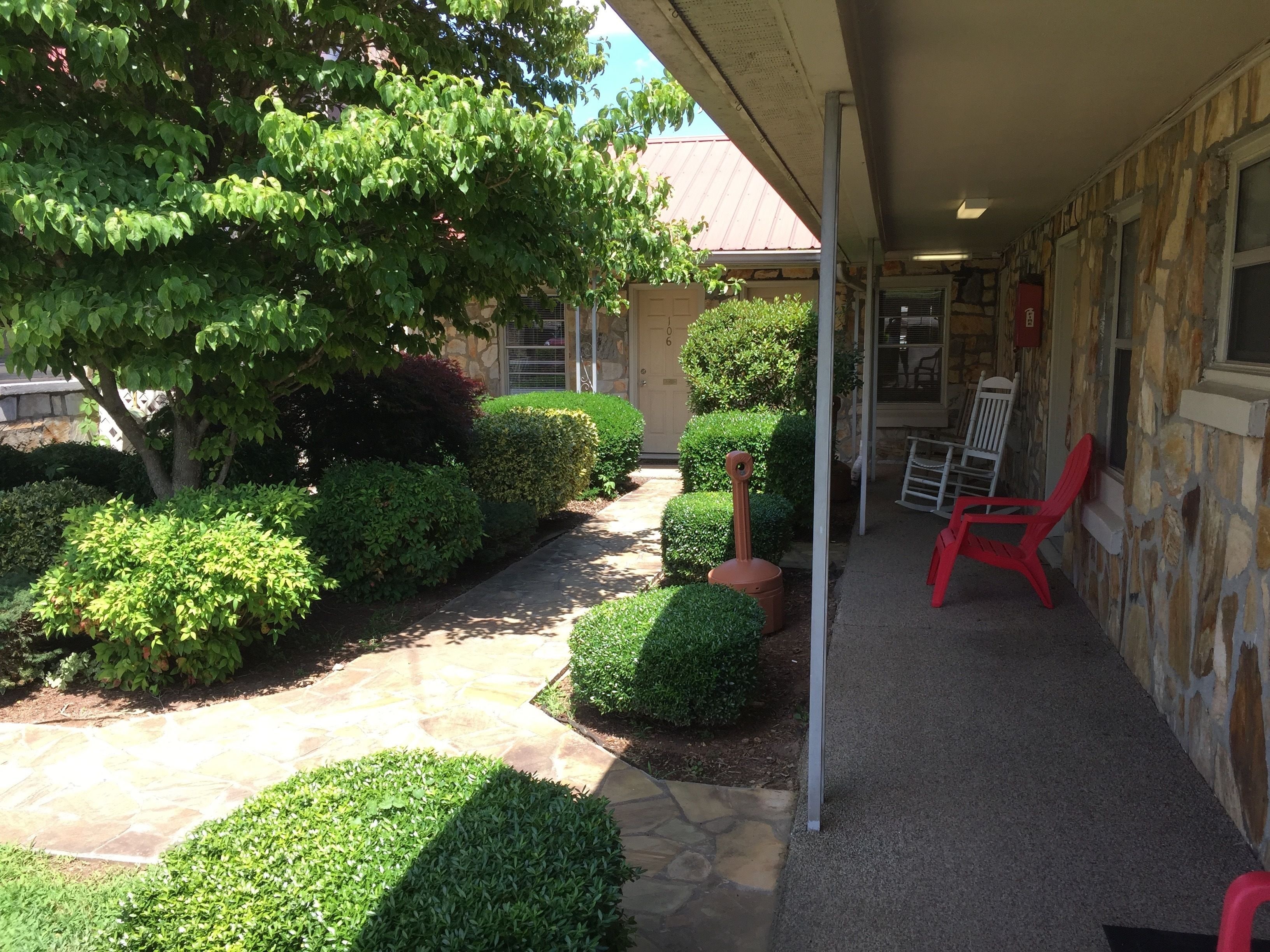 华丽客房, 1 张特大床, 冰箱和微波炉, 花园 | 露台