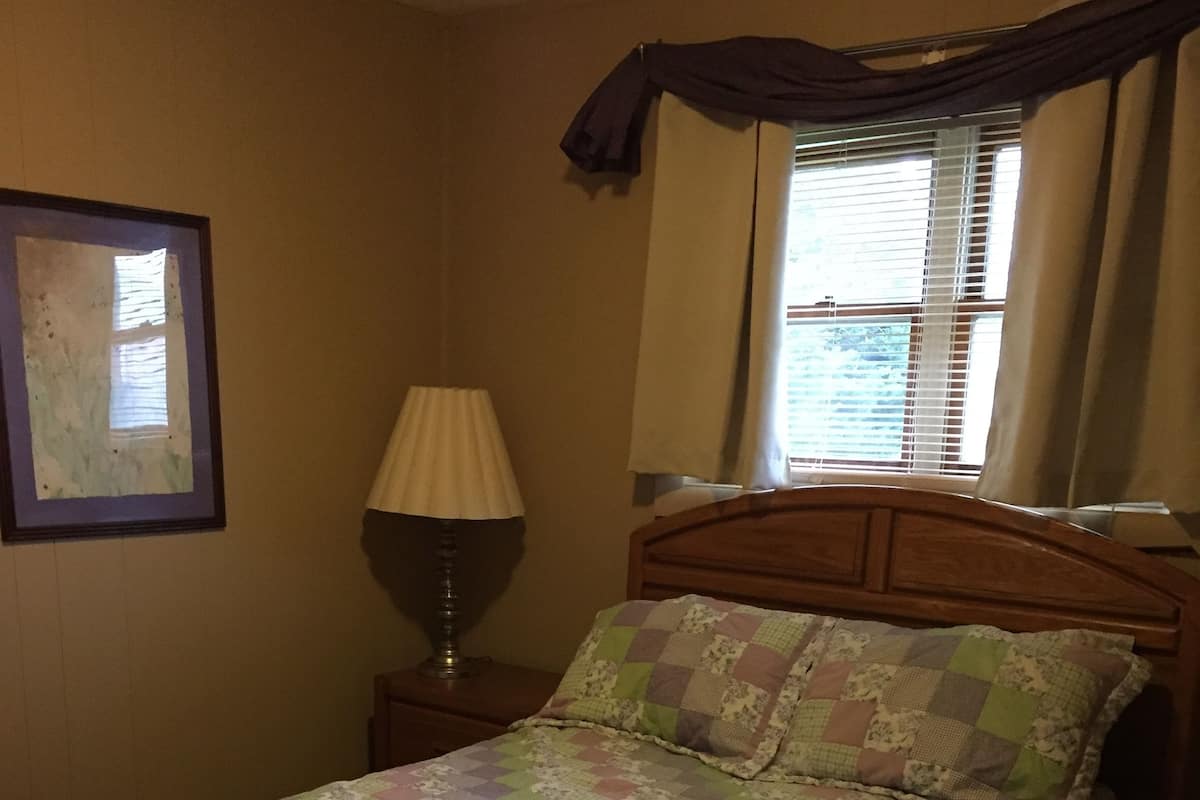 Family House, 3 Bedrooms, 2 Bathrooms, Garden Area | Iron/ironing board (on request), WiFi (free), bed sheets