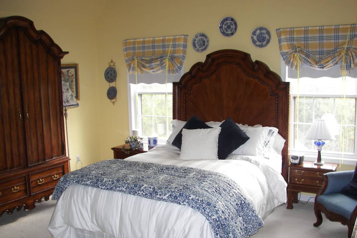 Premium Suite, 2 Bedrooms | Iron/ironing board (on request), WiFi (free), individually decorated