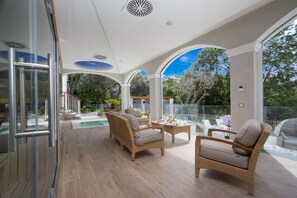 Sauna i banyera d'hidromassatge 