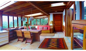 Suite, 2 soverom, terrasse, utsikt mot høyde | Utsikt fra rommet