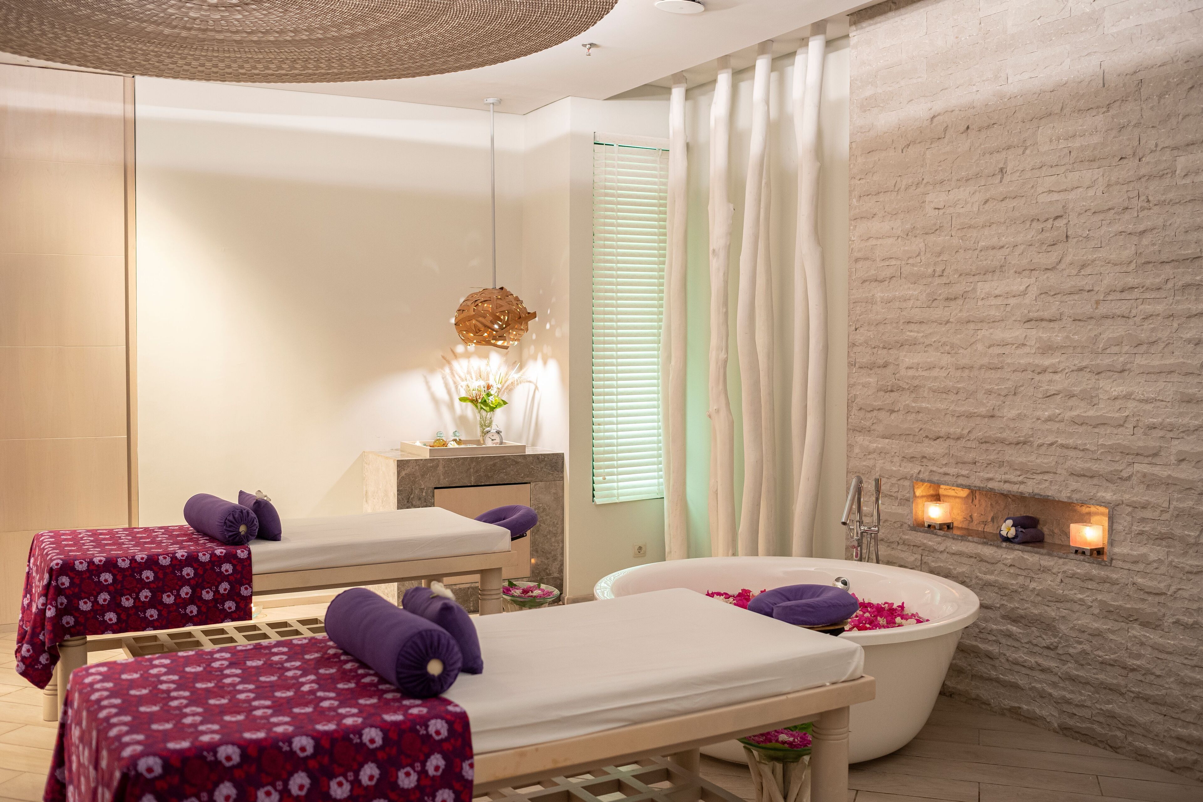 Soins corporels, gommages corporels, soins du visage