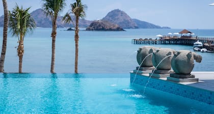 AYANA Komodo Waecicu Beach