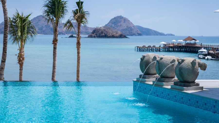 AYANA Komodo Waecicu Beach