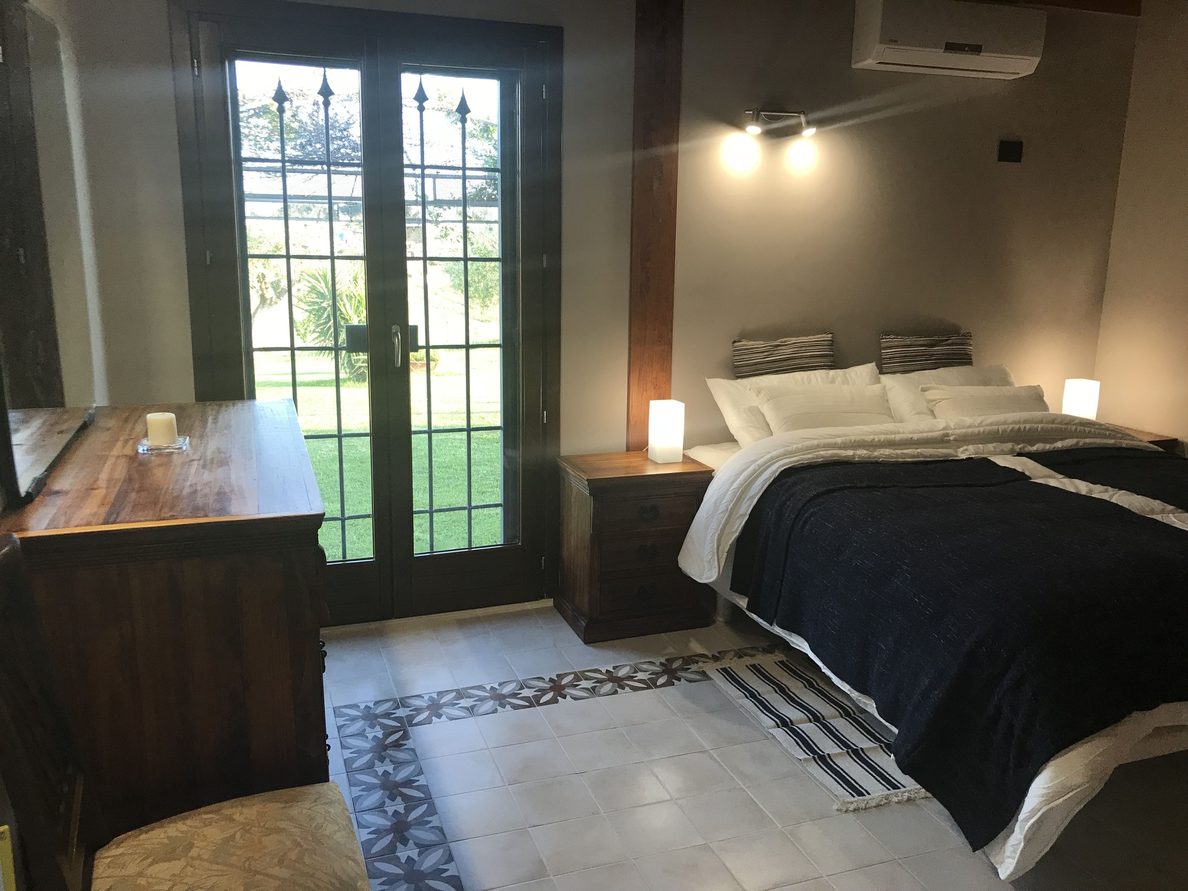 Deluxe Double Room, Non Smoking | In-room safe, desk, soundproofing, WiFi (free)
