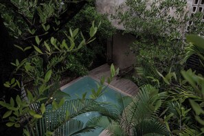 2 kolam renang outdoor