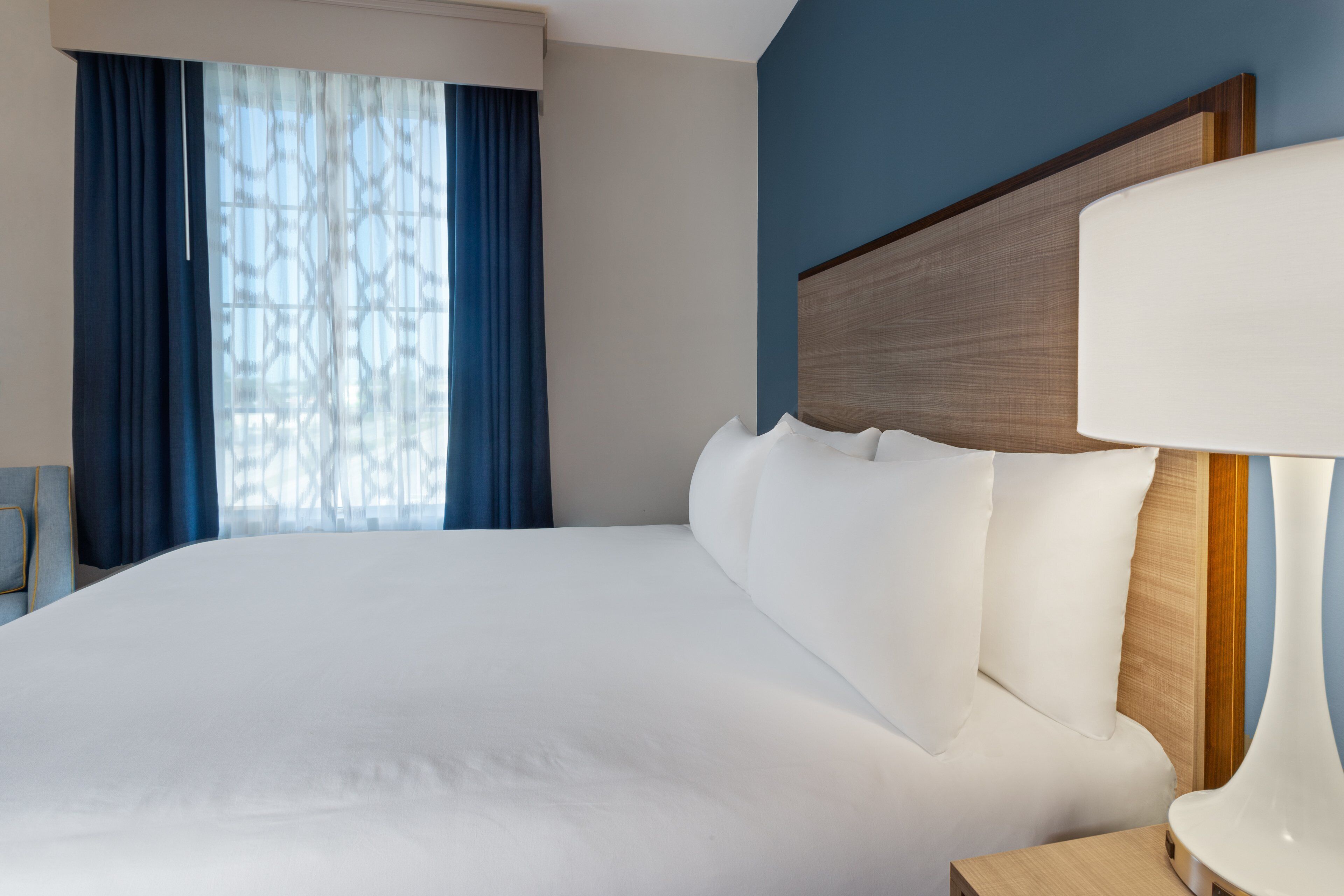 1 bedroom, premium bedding, desk, laptop workspace