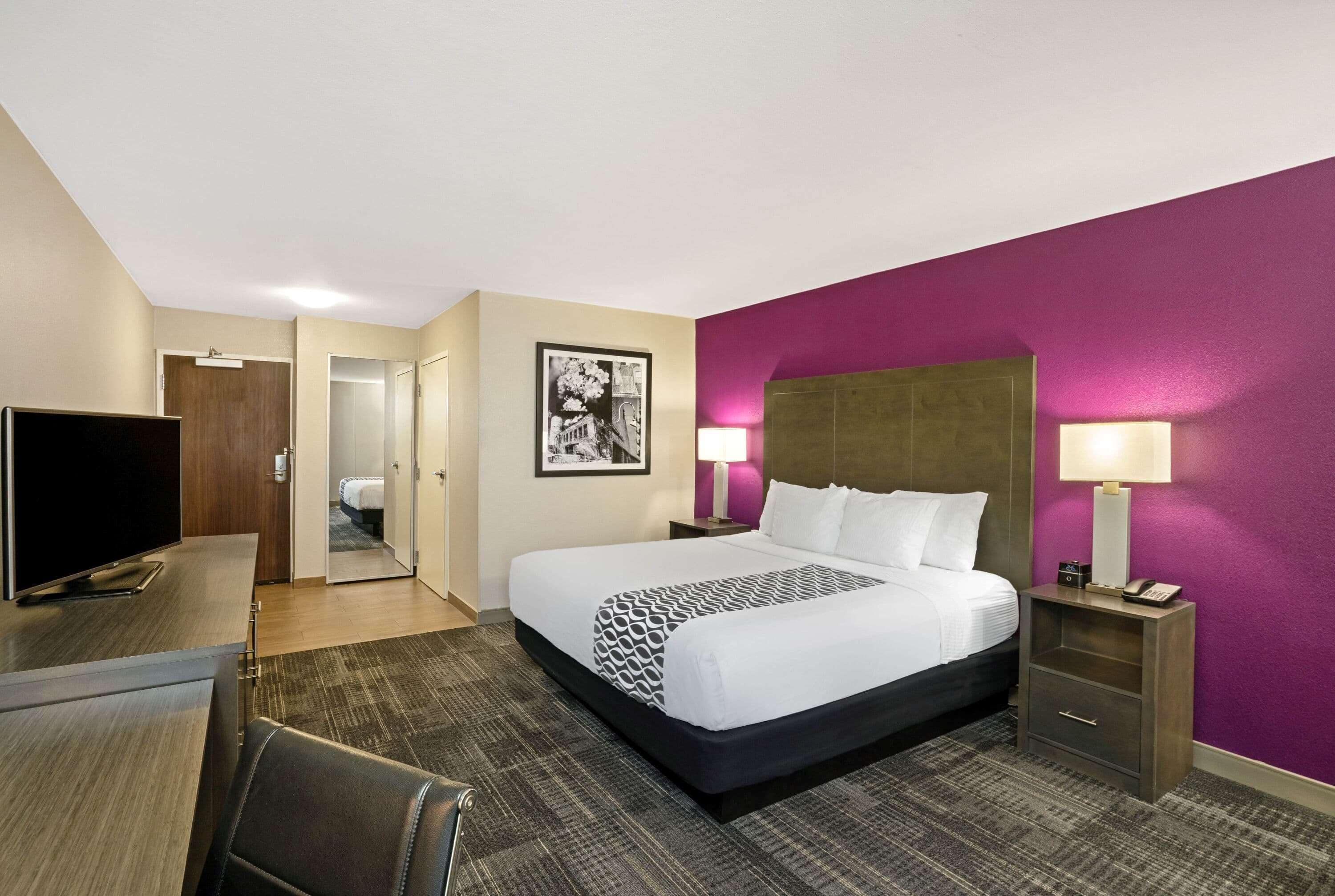 room, 1 king bed, non smoking | premium bedding, desk, iron/ironing board, bed sheets