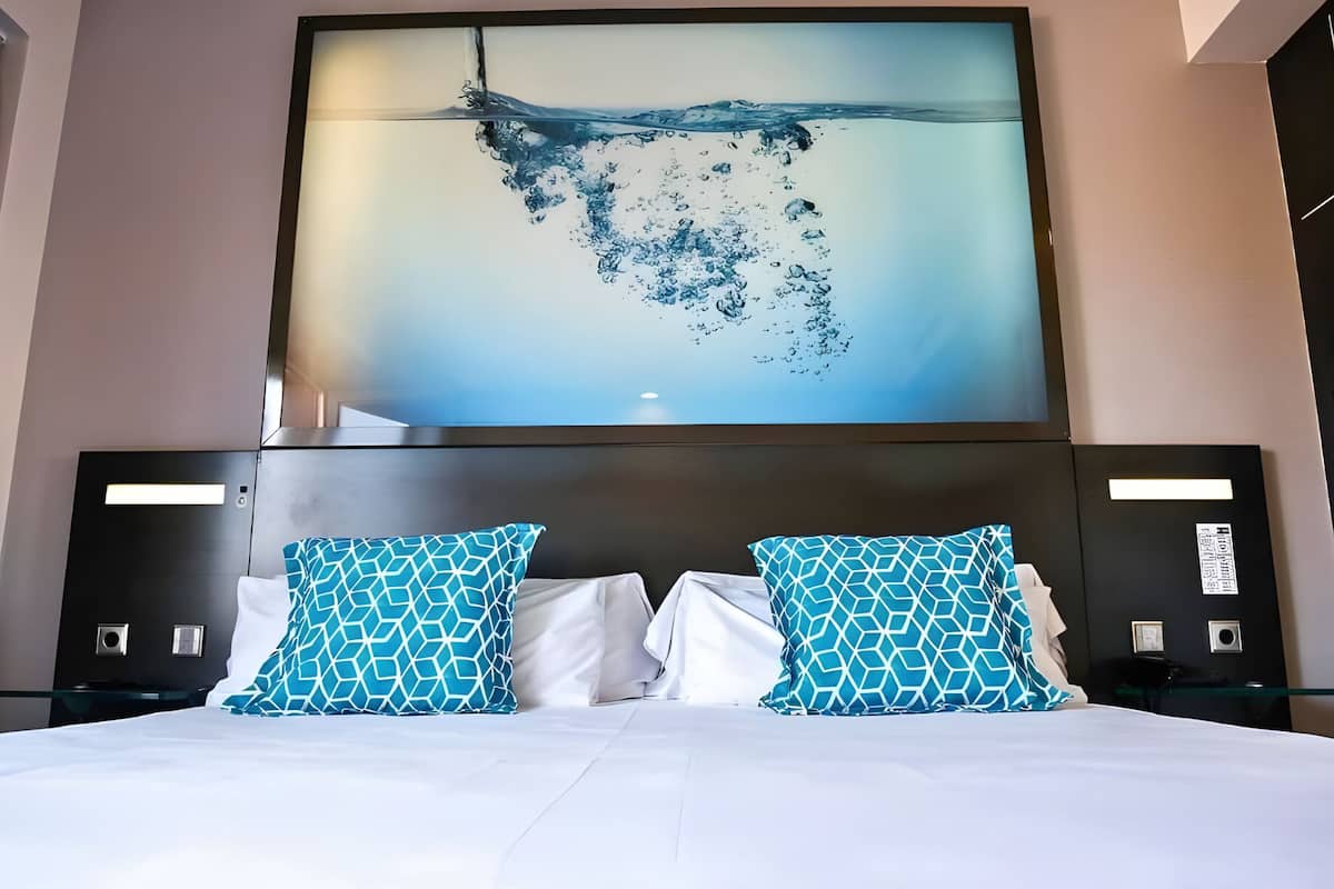1 bedroom, minibar, blackout drapes, soundproofing