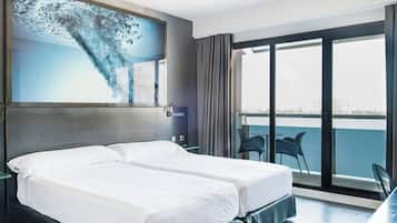 2 bedrooms, minibar, blackout curtains, soundproofing