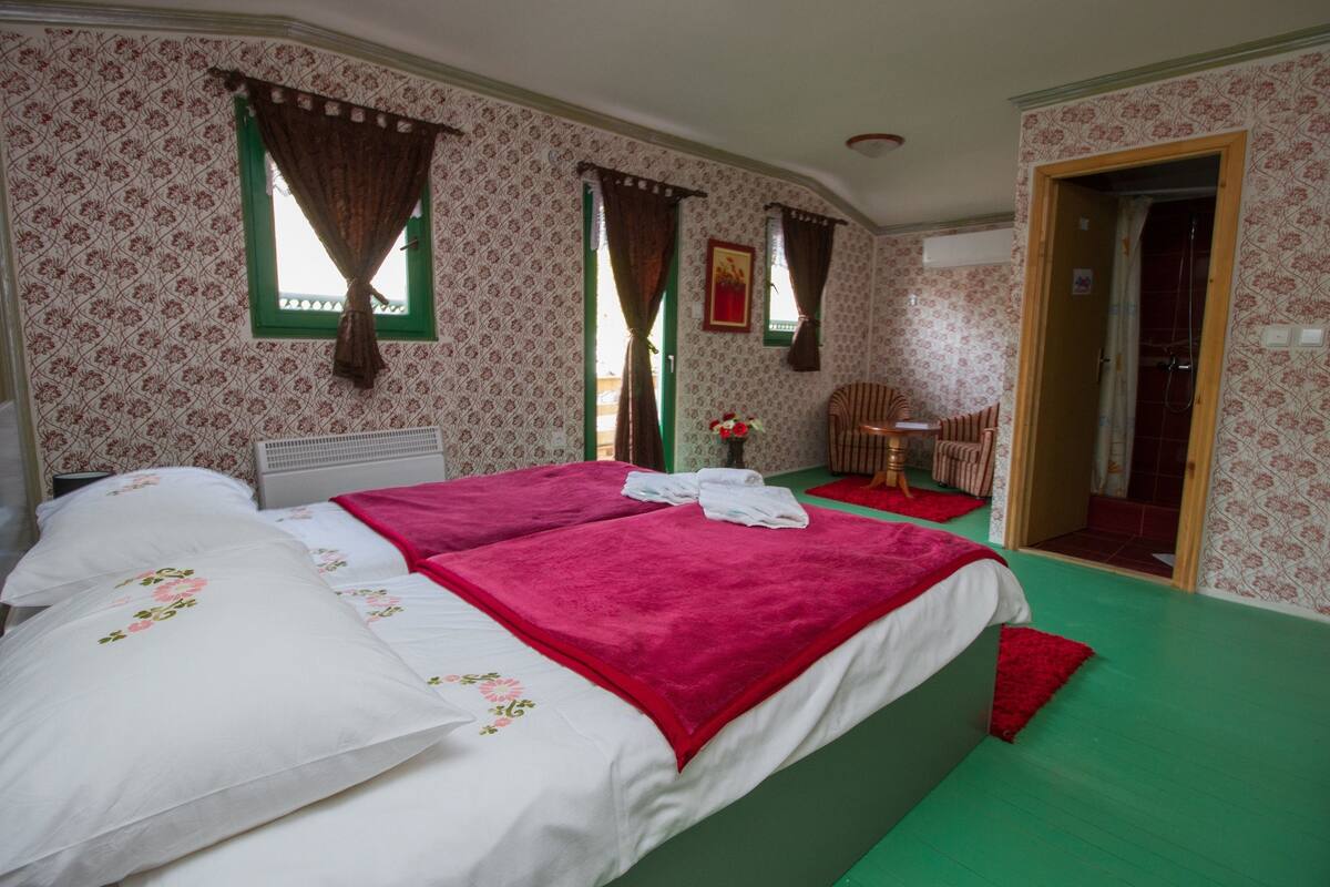 Basic Double or Twin Room, River View, Overwater | 1 bedroom, free cribs/infant beds, free WiFi