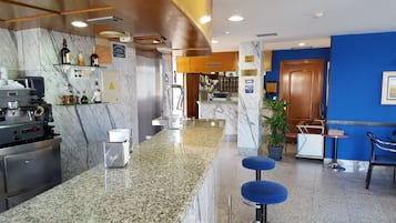 Bar (en el alojamiento)