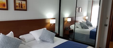 Double or Twin Room | In-room safe, desk, cots/infant beds, rollaway beds