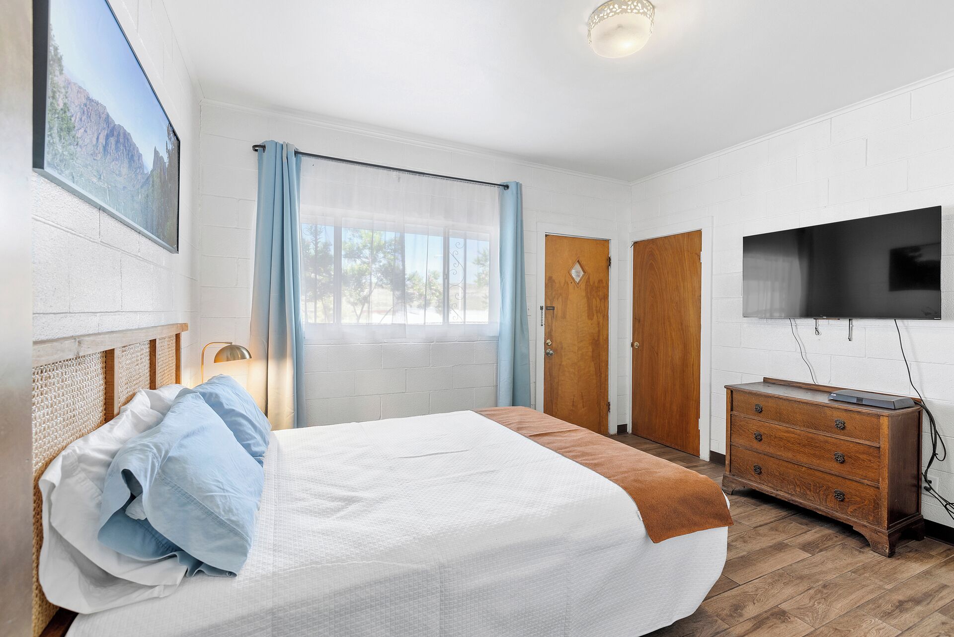 Standard-Einzelzimmer, 1 Queen-Bett | Individuell eingerichtet, laptopgeeigneter Arbeitsplatz