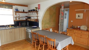 Cottage, 4 kamar tidur | Dapur pribadi | Lemari es besar, microwave, oven, dan kompor