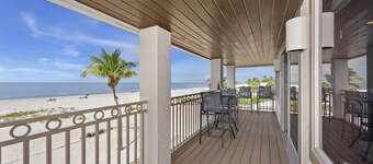 ☀️Stunning Beachfront Home-Direct Water Views-Beachfront Palace☀️