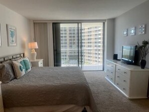 2 makuuhuonetta, silitysrauta/-lauta, Wi-Fi, vuodevaatteet