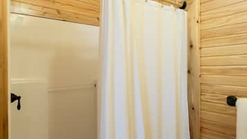 Dusche, Haartrockner, HandtĂŒcher, Seife