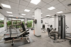 Fitness facility - SUPER NICE beachfront condo with Sunset views (Marco Island)