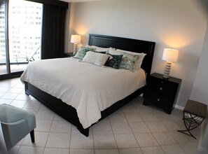 2 bedrooms, iron/ironing board, WiFi, bed sheets - SUPER NICE beachfront condo with Sunset views (Marco Island)