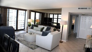 Living area - Beachfront 2BR/2BA South Seas condo with pool, Wi-Fi, and heated pool. (Marco Island)