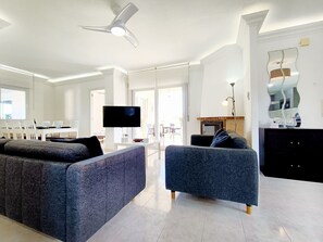 TV - Villa with private pool, free wifi, garden (La Manga del Mar Menor)