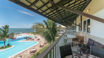 Apartamento club, várias camas, para não fumantes | Sacada