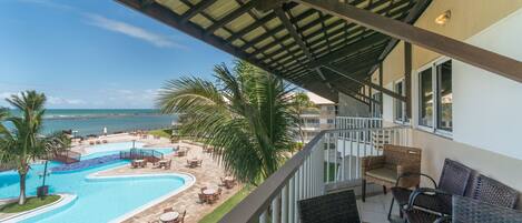 Apartamento club, várias camas, para não fumantes | Sacada