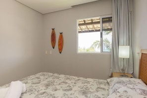 1 quarto, roupas de cama premium, escrivaninha
