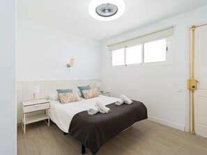 2 bedrooms, iron/ironing board, free WiFi, bed sheets