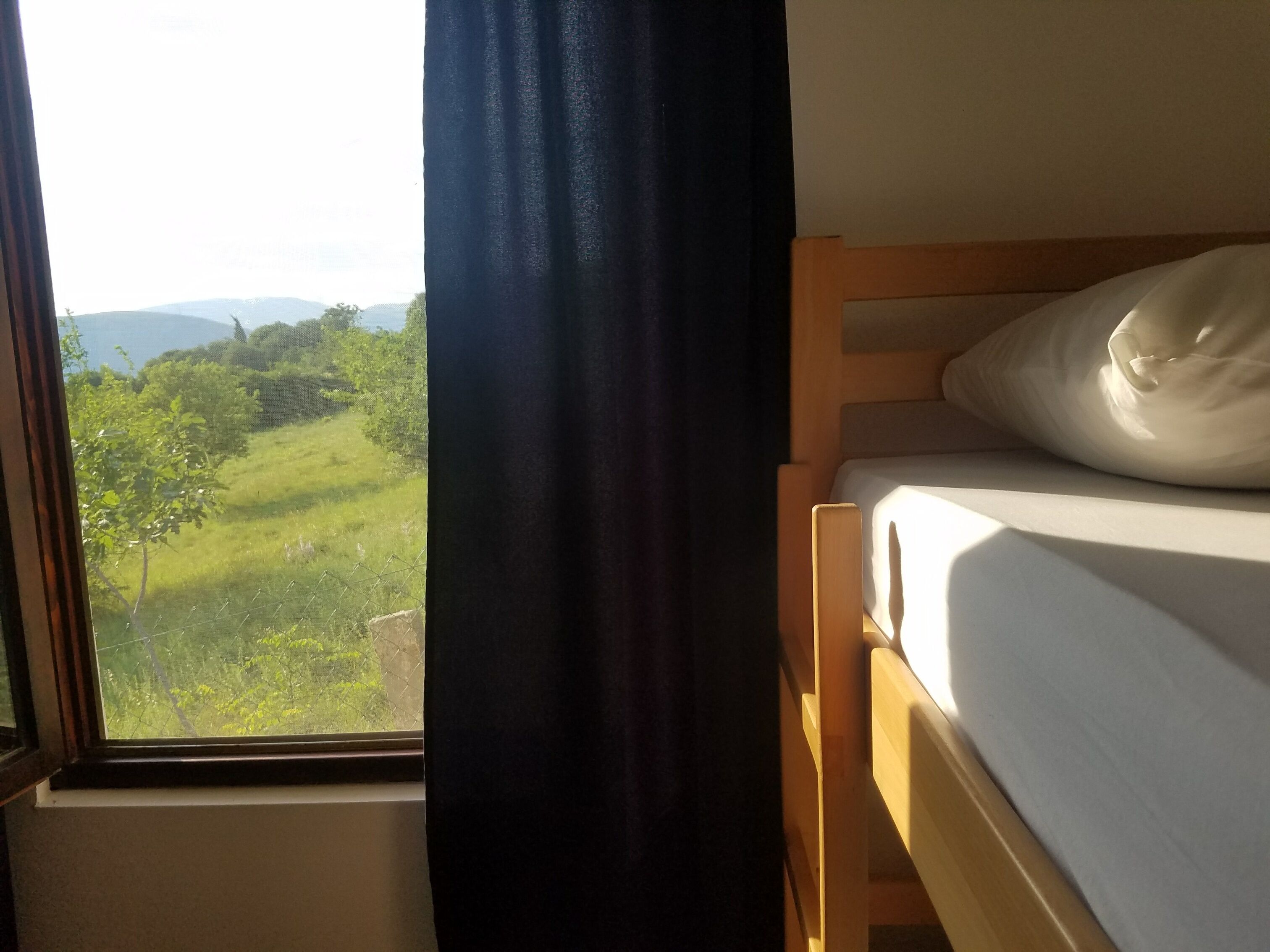 2 slaapkamers, een strijkplank/strijkijzer, gratis wifi, beddengoed