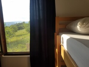 2 chambres, fer et planche à repasser, Wi-Fi gratuit, draps fournis