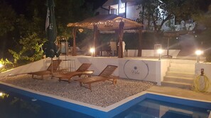 Outdoor pool - Vrba Summerhouse Mostar Family friendly (Mostar)