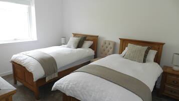 Apartment | 2 bedrooms, iron/ironing board, free cribs/infant beds, free WiFi