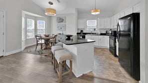 Fridge, microwave, oven, stovetop - Luna Sea-Walk to Beach-Seaside-Community Pool (Santa Rosa Beach)