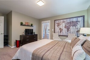 4 bedrooms, desk, iron/ironing board, travel cot - The Heart of Julian – Walk to Town,  Sleeps 10,  Private Retreat (Julian)