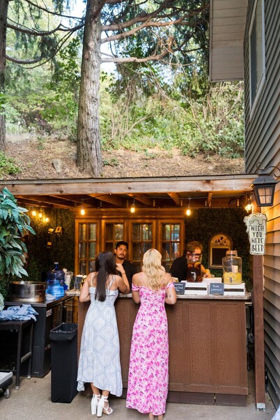 Cozy 10 guest, 4 Bedroom, 2 Bath, Pet Friendly, 2-minute walk to downtown Julian