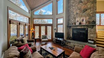 Télévision, cheminée