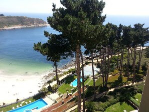 4 outdoor pools