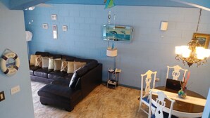 Family dining - Fisherman's Point Holiday (Ocho Rios)