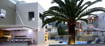 Blue Horizon Apartments
