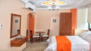 1 dormitorio, ropa de cama de alta calidad, minibar y caja fuerte