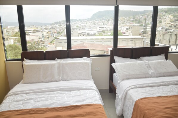 1 bedroom, premium bedding, minibar, in-room safe