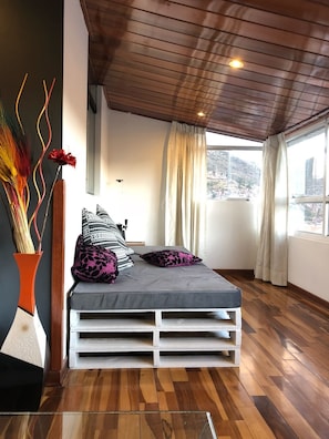 3 chambres, couette en duvet d'oie, fer et planche à repasser