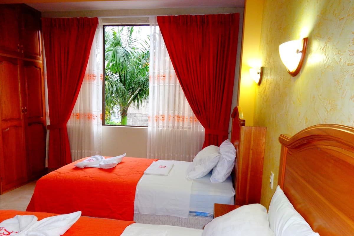 Family Room, 1 Bedroom, Private Bathroom | Hypo-allergenic bedding, in-room safe, desk, laptop workspace