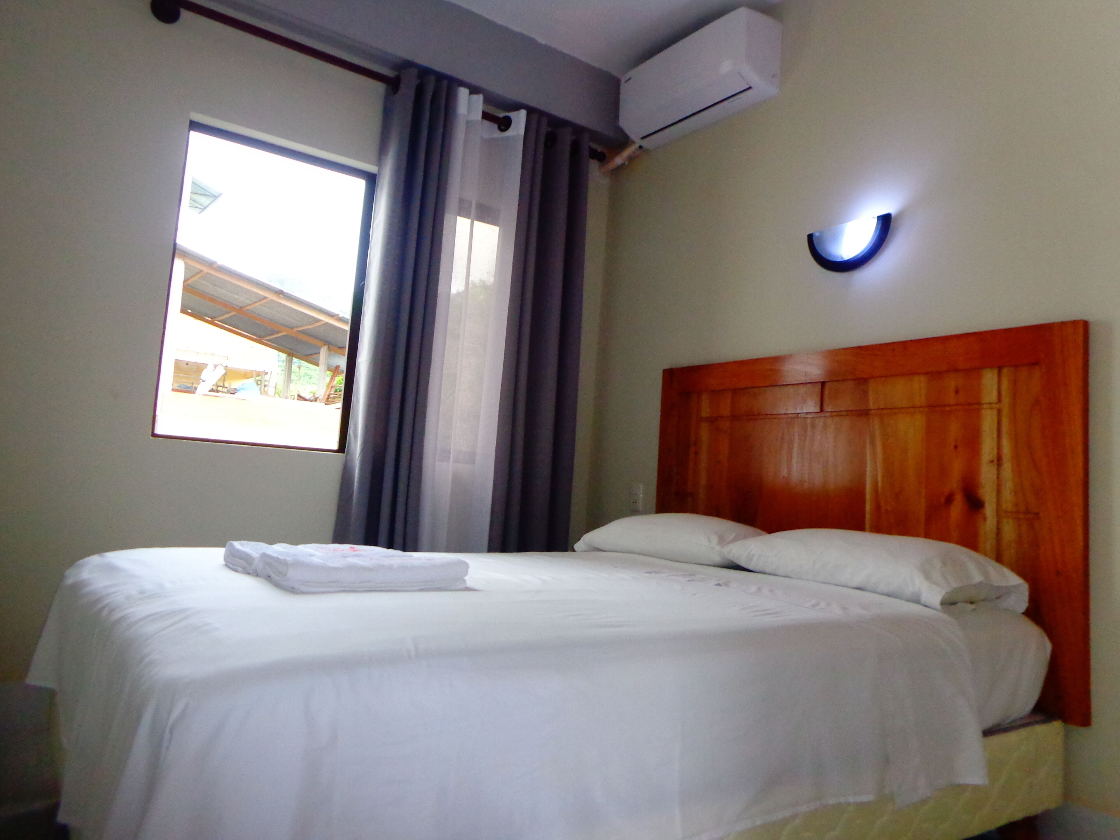 Economy-Doppelzimmer, 1 Schlafzimmer, Bergblick | Allergikerbettwaren, Zimmersafe, Schreibtisch