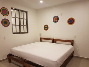 Minibar, free WiFi, bed sheets