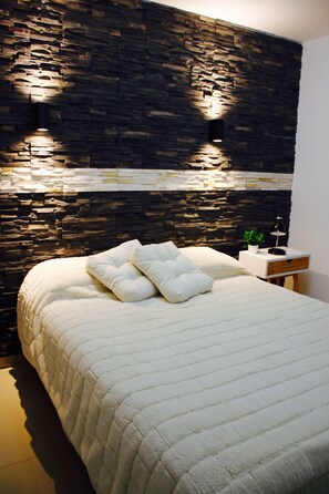 1 habitación, tabla de planchar con plancha y acceso a internet 